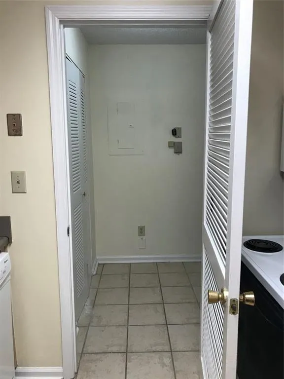 310 Granville Court, Atlanta, Georgia 30328, 2 Bedrooms Bedrooms, ,2 BathroomsBathrooms,Residential,Sold,310 Granville Court,6949981