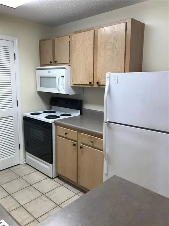310 Granville Court, Atlanta, Georgia 30328, 2 Bedrooms Bedrooms, ,2 BathroomsBathrooms,Residential,Sold,310 Granville Court,6949981