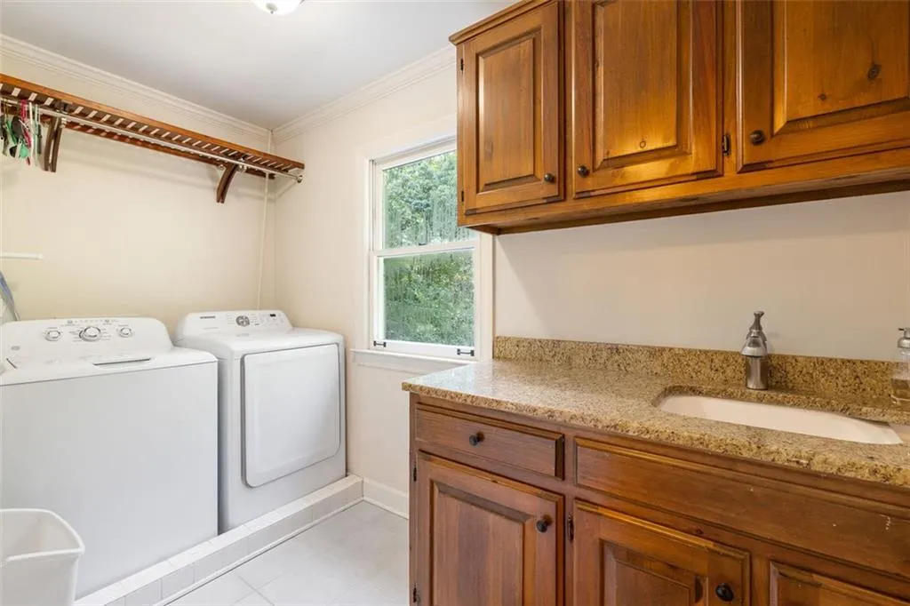 7690 Treeridge Court, Atlanta, Georgia 30350, 5 Bedrooms Bedrooms, ,4 BathroomsBathrooms,Residential,Sold,7690 Treeridge Court,7432799