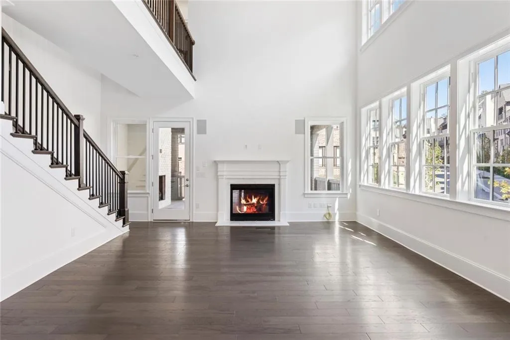 6607 Aria Boulevard Unit 124, Sandy Springs, Georgia 30328, 3 Bedrooms Bedrooms, ,3 BathroomsBathrooms,Residential,Sold,6607 Aria Boulevard Unit 124,6710656