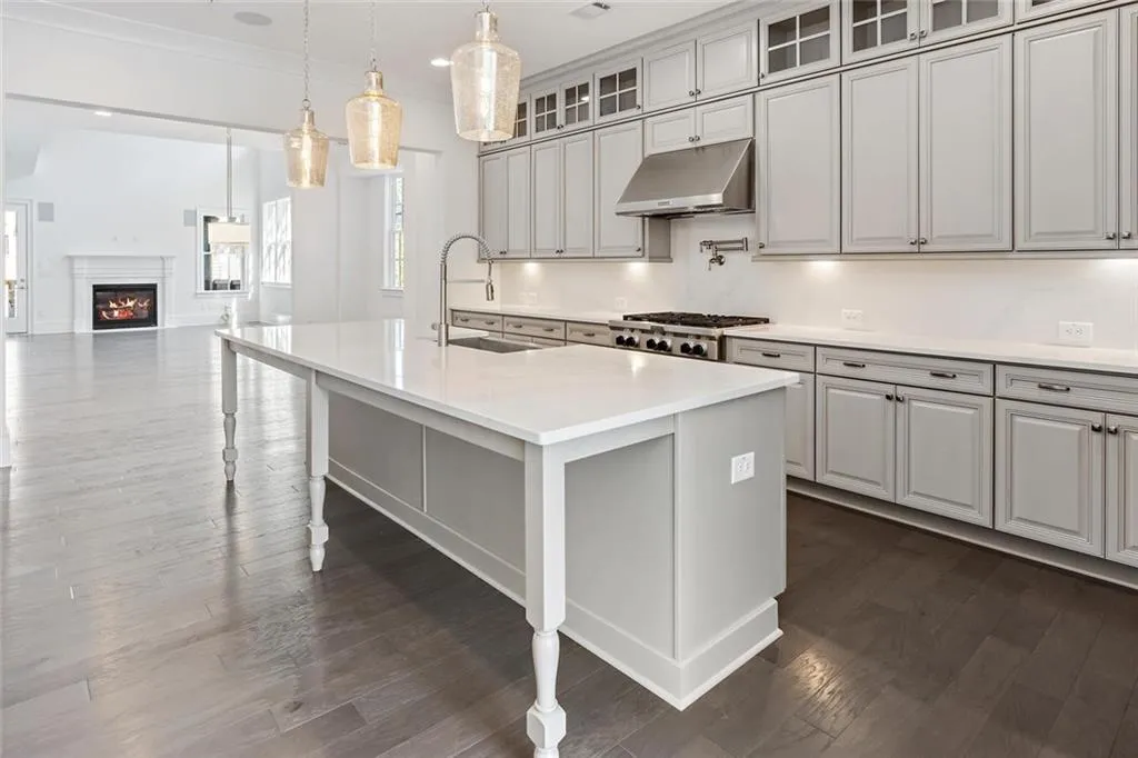 6607 Aria Boulevard Unit 124, Sandy Springs, Georgia 30328, 3 Bedrooms Bedrooms, ,3 BathroomsBathrooms,Residential,Sold,6607 Aria Boulevard Unit 124,6710656