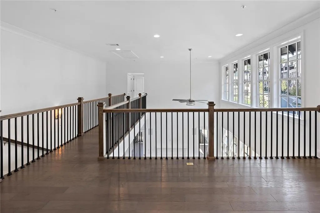 6607 Aria Boulevard Unit 124, Sandy Springs, Georgia 30328, 3 Bedrooms Bedrooms, ,3 BathroomsBathrooms,Residential,Sold,6607 Aria Boulevard Unit 124,6710656