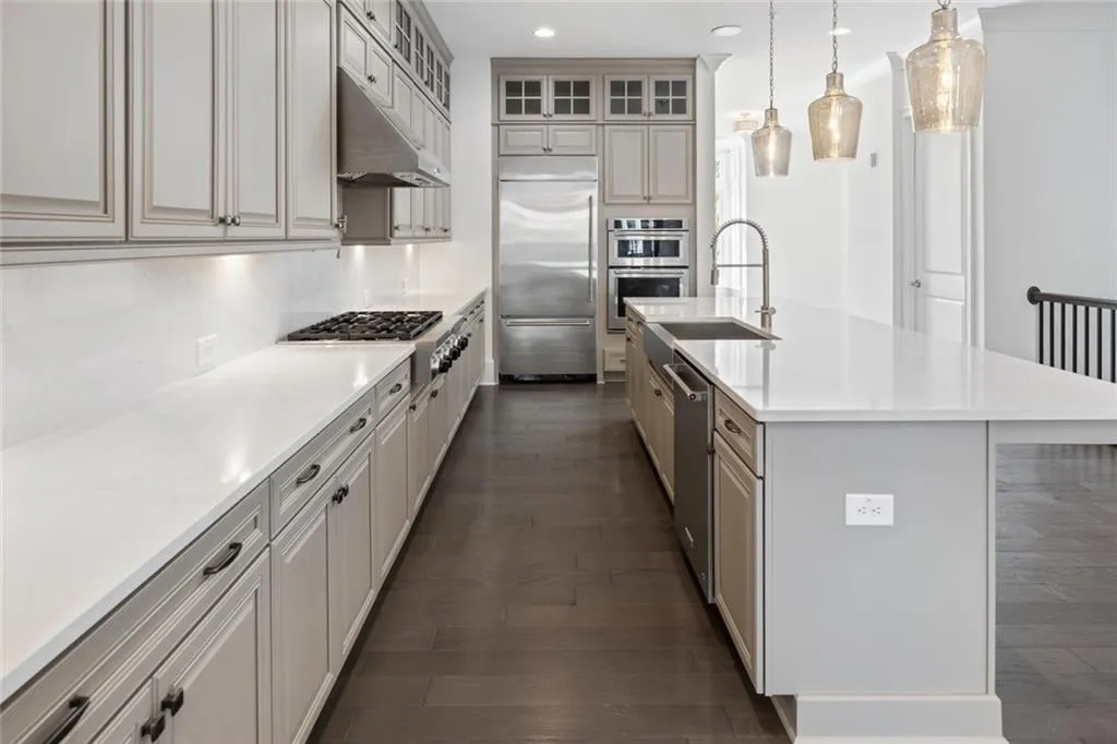 6607 Aria Boulevard Unit 124, Sandy Springs, Georgia 30328, 3 Bedrooms Bedrooms, ,3 BathroomsBathrooms,Residential,Sold,6607 Aria Boulevard Unit 124,6710656