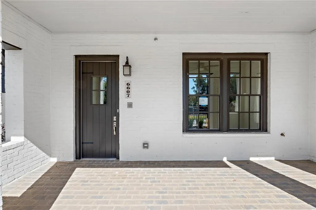 6607 Aria Boulevard Unit 124, Sandy Springs, Georgia 30328, 3 Bedrooms Bedrooms, ,3 BathroomsBathrooms,Residential,Sold,6607 Aria Boulevard Unit 124,6710656