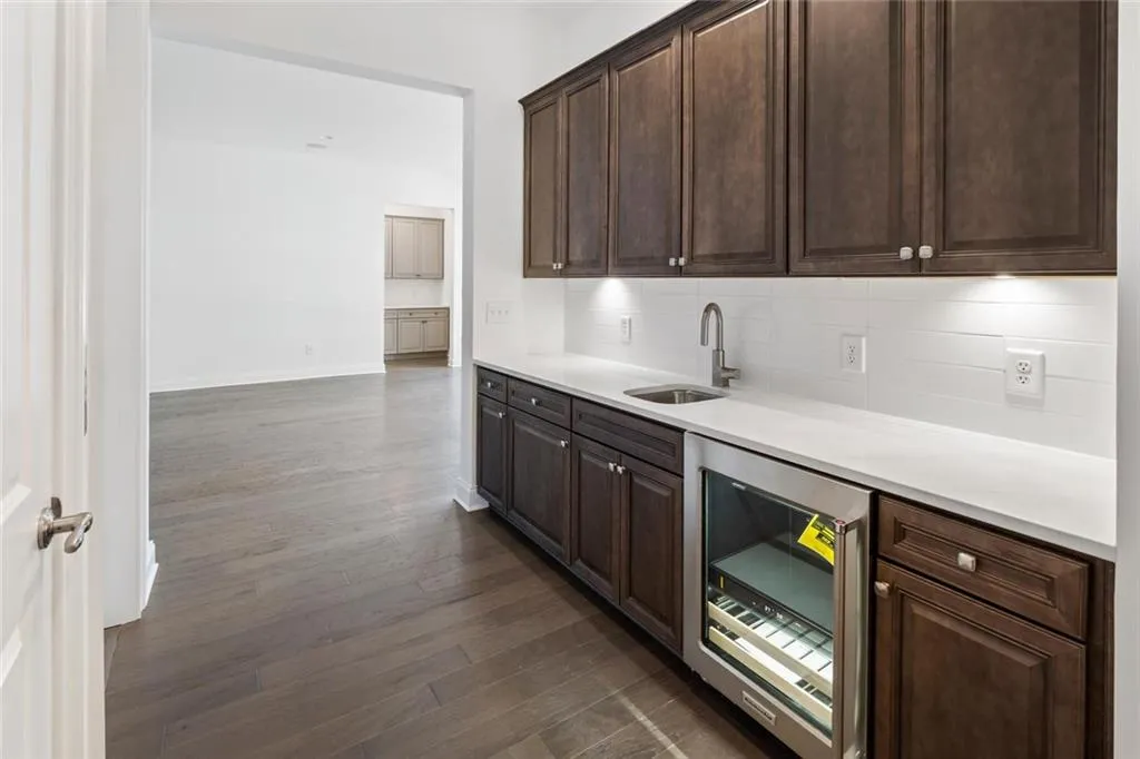 6607 Aria Boulevard Unit 124, Sandy Springs, Georgia 30328, 3 Bedrooms Bedrooms, ,3 BathroomsBathrooms,Residential,Sold,6607 Aria Boulevard Unit 124,6710656