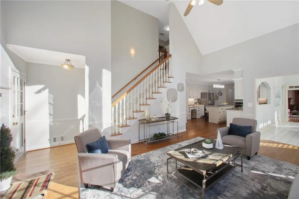 7525 S Spalding Lake Drive, Sandy Springs, Georgia 30350, 5 Bedrooms Bedrooms, ,4 BathroomsBathrooms,Residential,Sold,7525 S Spalding Lake Drive,7007972