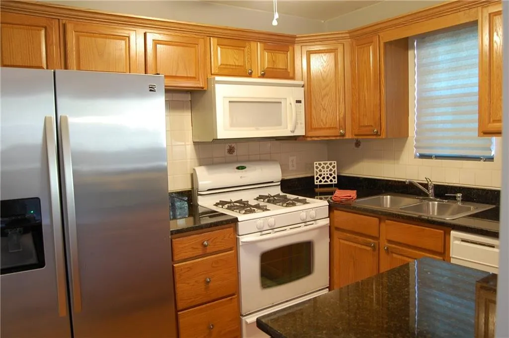 5659 Kingsport Drive Unit 6, Sandy Springs, Georgia 30342, 2 Bedrooms Bedrooms, ,2 BathroomsBathrooms,Residential,Sold,5659 Kingsport Drive Unit 6,6709140 5659 Kingsport Drive Unit 6, Sandy Springs, Georgia 30342, 2 Bedrooms Bedrooms, ,2 BathroomsBathrooms,Residential,Sold,5659 Kingsport Drive Unit 6,6709140