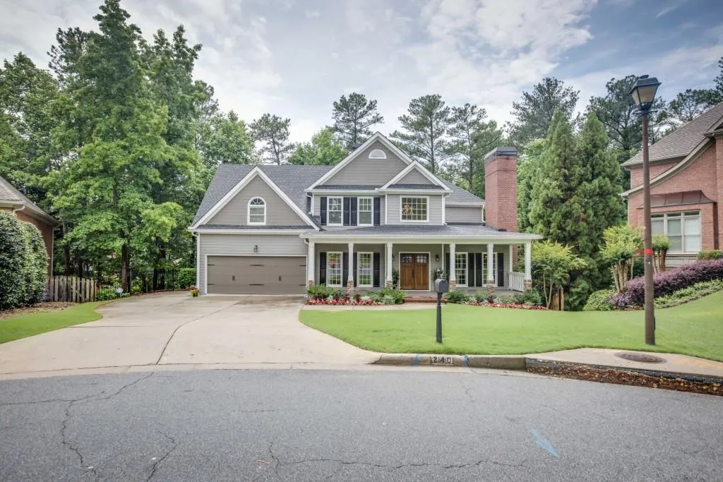 240 Spalding Springs Lane, Sandy Springs, Georgia 30350, 5 Bedrooms Bedrooms, ,4 BathroomsBathrooms,Residential,Sold,240 Spalding Springs Lane,5861645