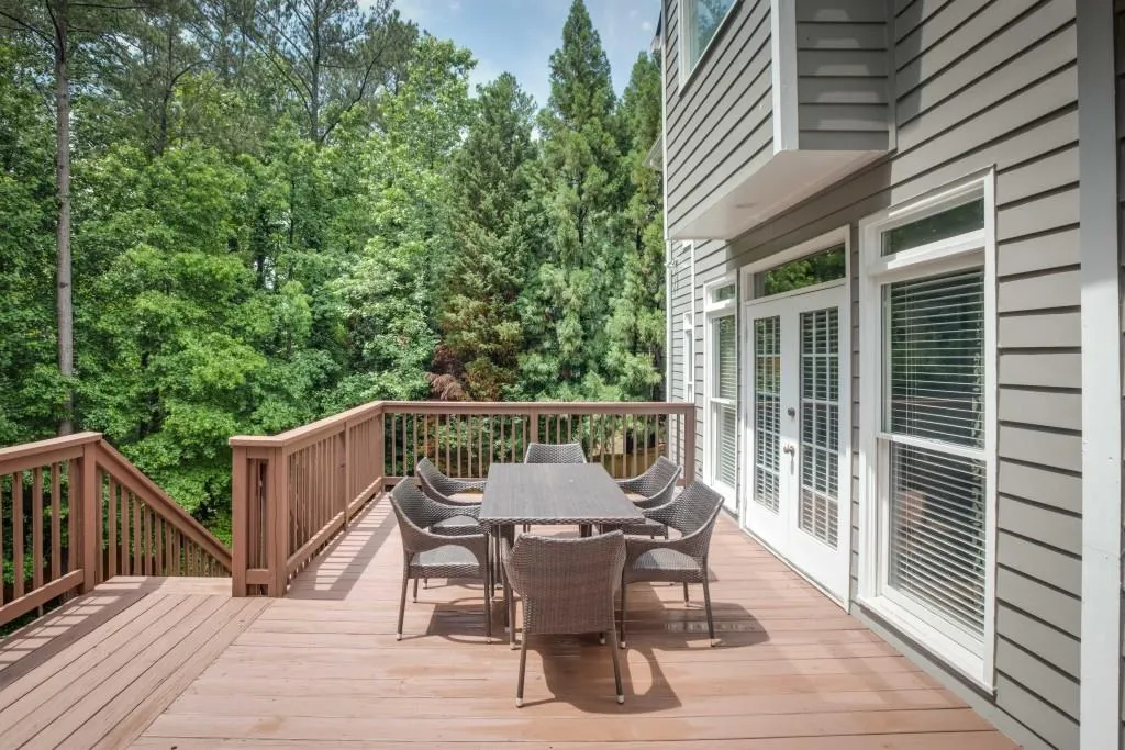 240 Spalding Springs Lane, Sandy Springs, Georgia 30350, 5 Bedrooms Bedrooms, ,4 BathroomsBathrooms,Residential,Sold,240 Spalding Springs Lane,5861645