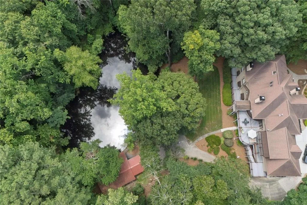 Aerial View of 850 Jett Ferry Manor
