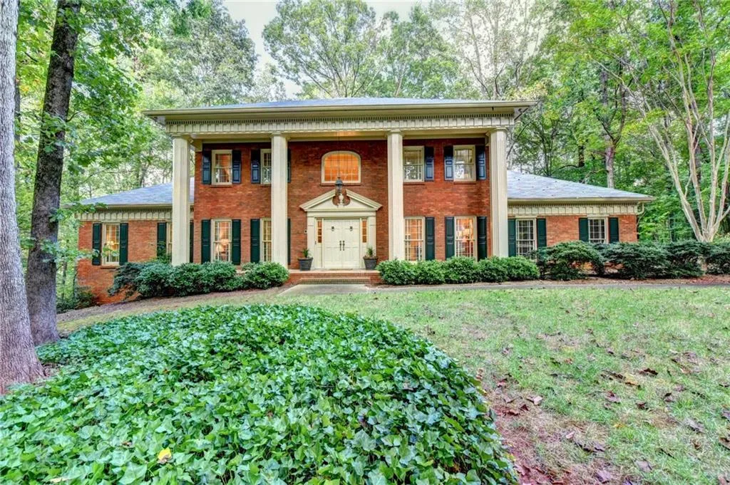 125 Classic Cove, Sandy Springs, Georgia 30350, 5 Bedrooms Bedrooms, ,4 BathroomsBathrooms,Residential,Sold,125 Classic Cove,6072053