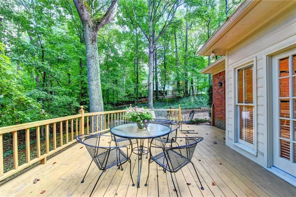125 Classic Cove, Sandy Springs, Georgia 30350, 5 Bedrooms Bedrooms, ,4 BathroomsBathrooms,Residential,Sold,125 Classic Cove,6072053