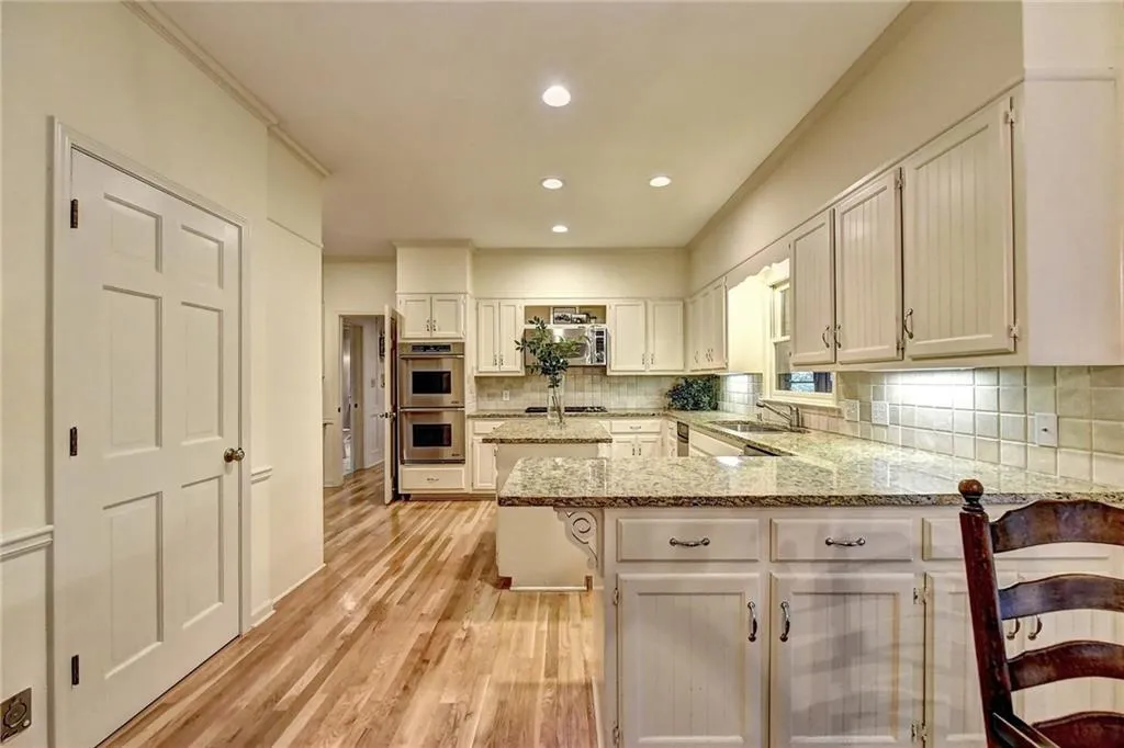 125 Classic Cove, Sandy Springs, Georgia 30350, 5 Bedrooms Bedrooms, ,4 BathroomsBathrooms,Residential,Sold,125 Classic Cove,6072053