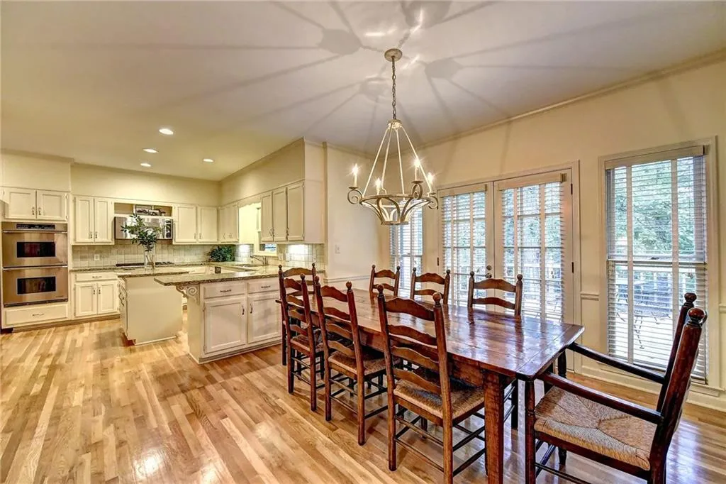 125 Classic Cove, Sandy Springs, Georgia 30350, 5 Bedrooms Bedrooms, ,4 BathroomsBathrooms,Residential,Sold,125 Classic Cove,6072053