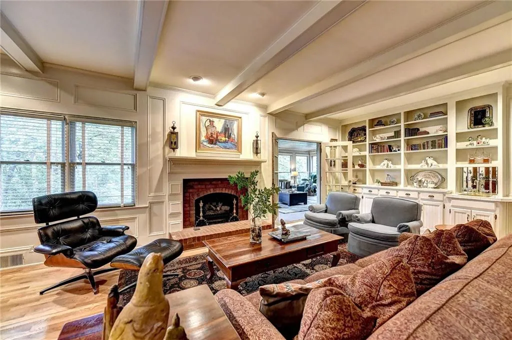 125 Classic Cove, Sandy Springs, Georgia 30350, 5 Bedrooms Bedrooms, ,4 BathroomsBathrooms,Residential,Sold,125 Classic Cove,6072053