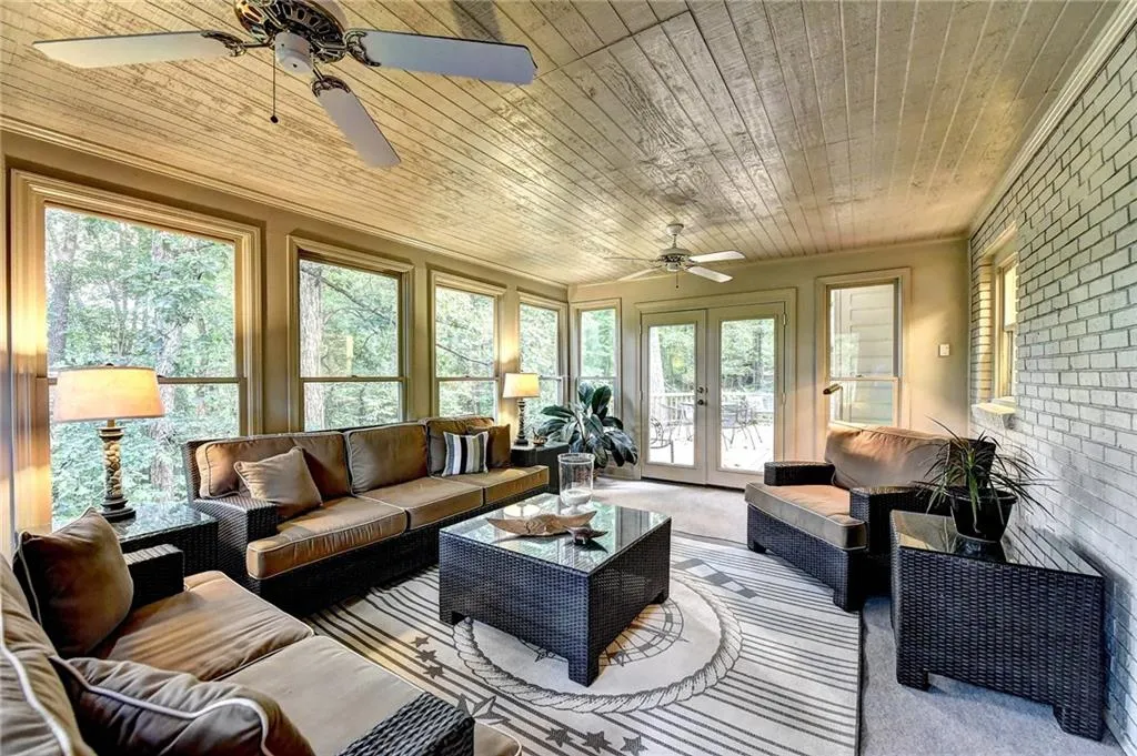 125 Classic Cove, Sandy Springs, Georgia 30350, 5 Bedrooms Bedrooms, ,4 BathroomsBathrooms,Residential,Sold,125 Classic Cove,6072053