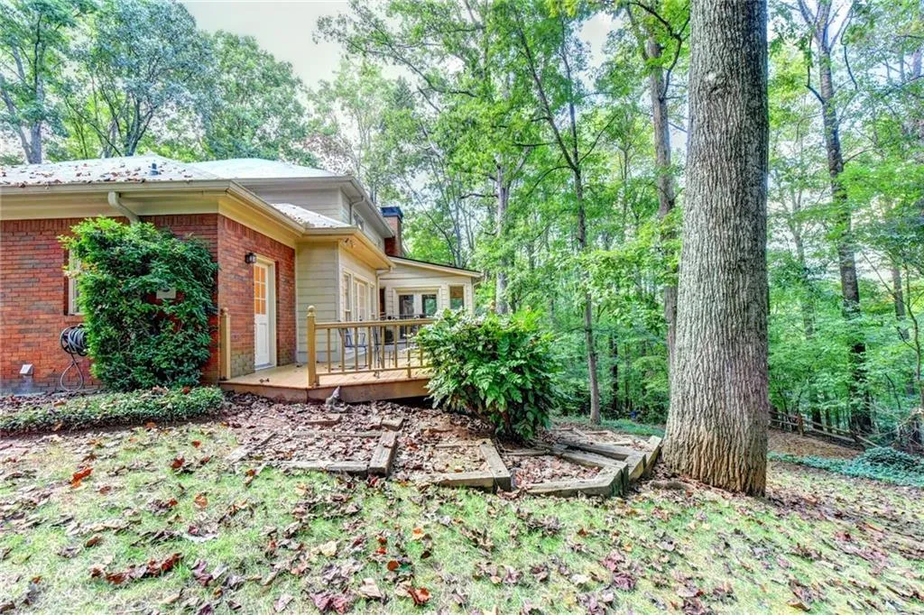 125 Classic Cove, Sandy Springs, Georgia 30350, 5 Bedrooms Bedrooms, ,4 BathroomsBathrooms,Residential,Sold,125 Classic Cove,6072053