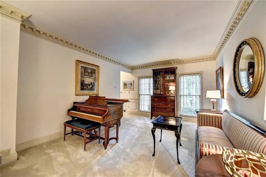 125 Classic Cove, Sandy Springs, Georgia 30350, 5 Bedrooms Bedrooms, ,4 BathroomsBathrooms,Residential,Sold,125 Classic Cove,6072053
