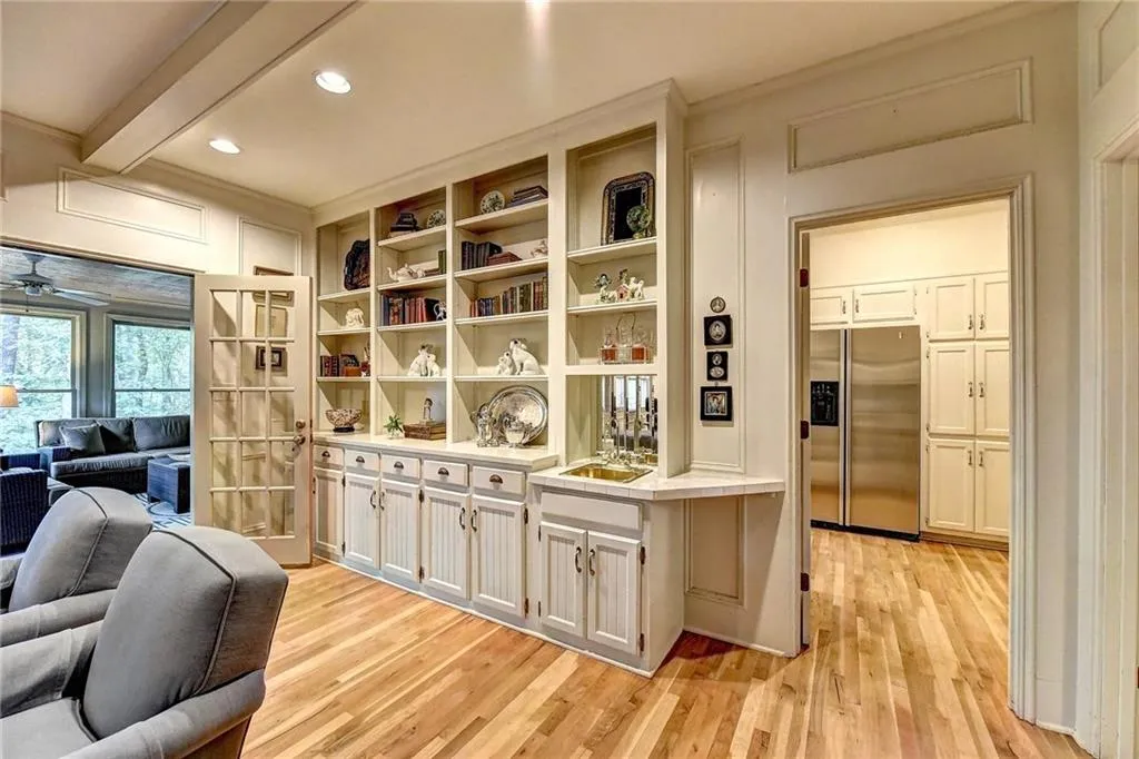 125 Classic Cove, Sandy Springs, Georgia 30350, 5 Bedrooms Bedrooms, ,4 BathroomsBathrooms,Residential,Sold,125 Classic Cove,6072053