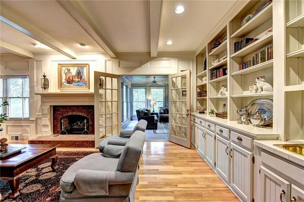 125 Classic Cove, Sandy Springs, Georgia 30350, 5 Bedrooms Bedrooms, ,4 BathroomsBathrooms,Residential,Sold,125 Classic Cove,6072053