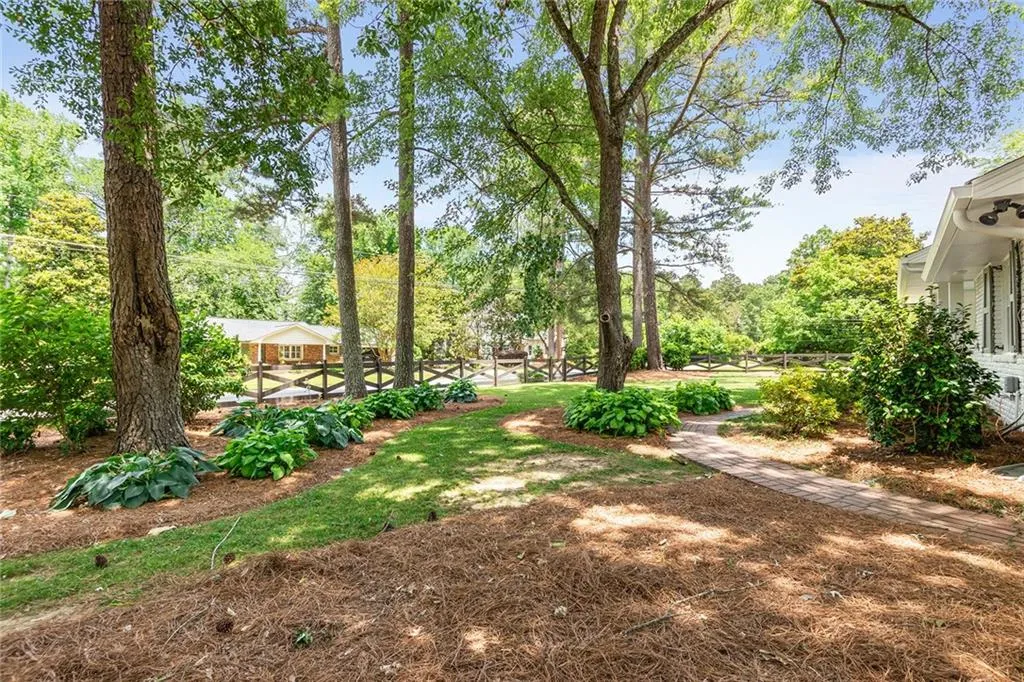 525 Pine Forest Road, Atlanta, Georgia 30342, 4 Bedrooms Bedrooms, ,4 BathroomsBathrooms,Residential,Sold,525 Pine Forest Road,7226069