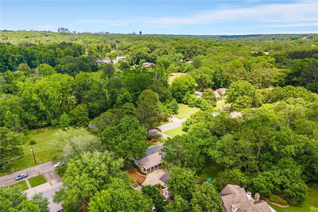 525 Pine Forest Road, Atlanta, Georgia 30342, 4 Bedrooms Bedrooms, ,4 BathroomsBathrooms,Residential,Sold,525 Pine Forest Road,7226069