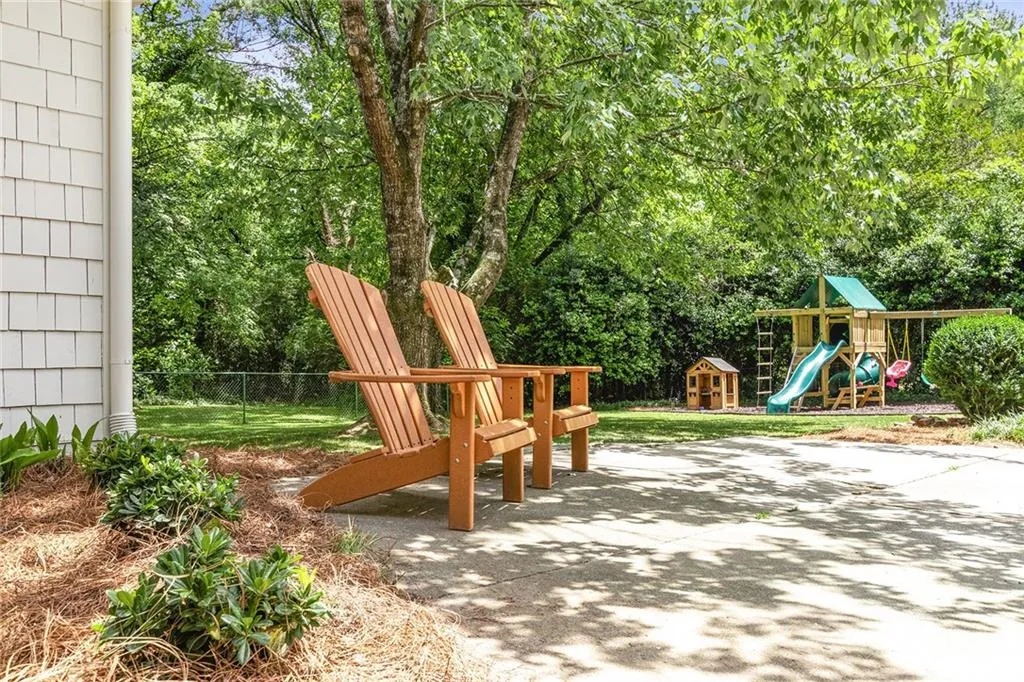 525 Pine Forest Road, Atlanta, Georgia 30342, 4 Bedrooms Bedrooms, ,4 BathroomsBathrooms,Residential,Sold,525 Pine Forest Road,7226069