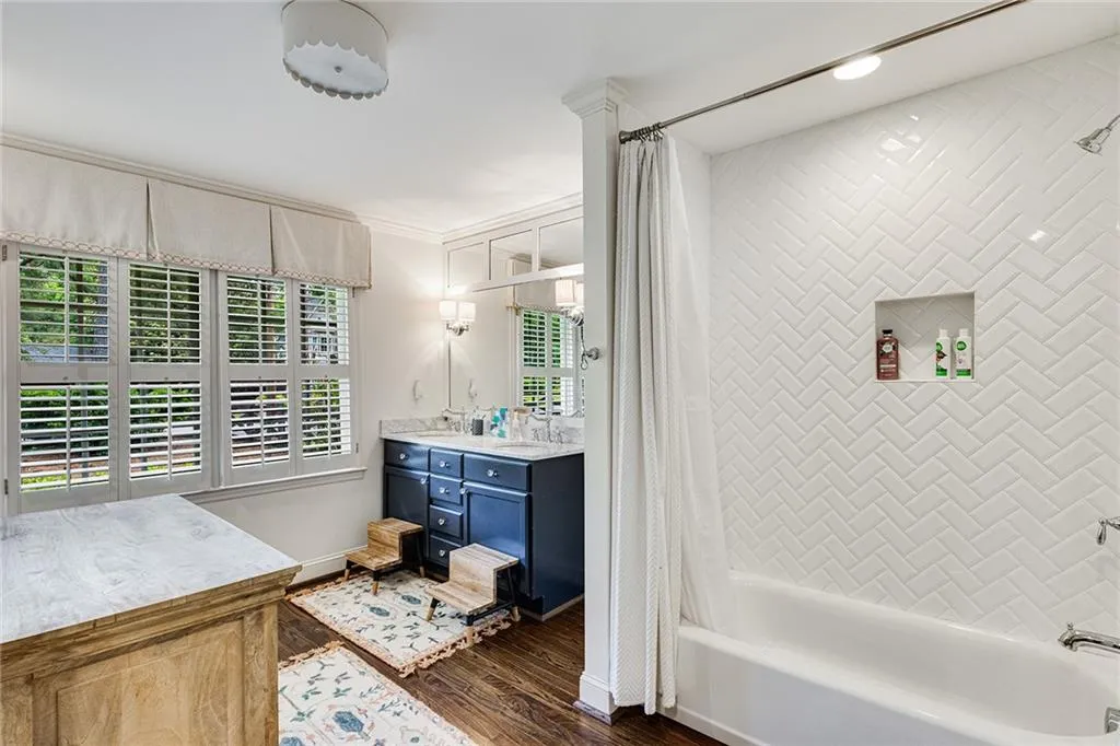 525 Pine Forest Road, Atlanta, Georgia 30342, 4 Bedrooms Bedrooms, ,4 BathroomsBathrooms,Residential,Sold,525 Pine Forest Road,7226069