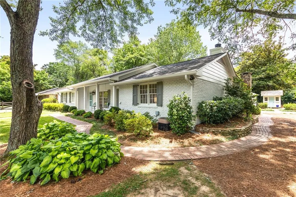 525 Pine Forest Road, Atlanta, Georgia 30342, 4 Bedrooms Bedrooms, ,4 BathroomsBathrooms,Residential,Sold,525 Pine Forest Road,7226069