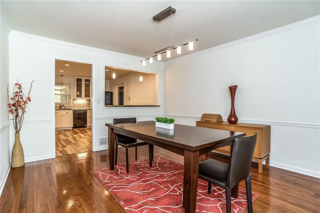 465 Glencourtney Drive, Sandy Springs, Georgia 30328, 4 Bedrooms Bedrooms, ,3 BathroomsBathrooms,Residential,Sold,465 Glencourtney Drive,5998872