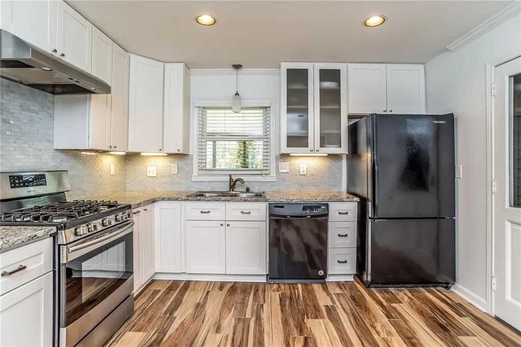 465 Glencourtney Drive, Sandy Springs, Georgia 30328, 4 Bedrooms Bedrooms, ,3 BathroomsBathrooms,Residential,Sold,465 Glencourtney Drive,5998872