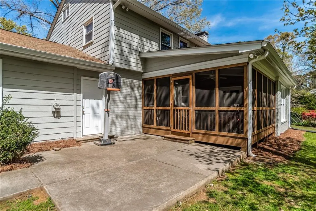 465 Glencourtney Drive, Sandy Springs, Georgia 30328, 4 Bedrooms Bedrooms, ,3 BathroomsBathrooms,Residential,Sold,465 Glencourtney Drive,5998872