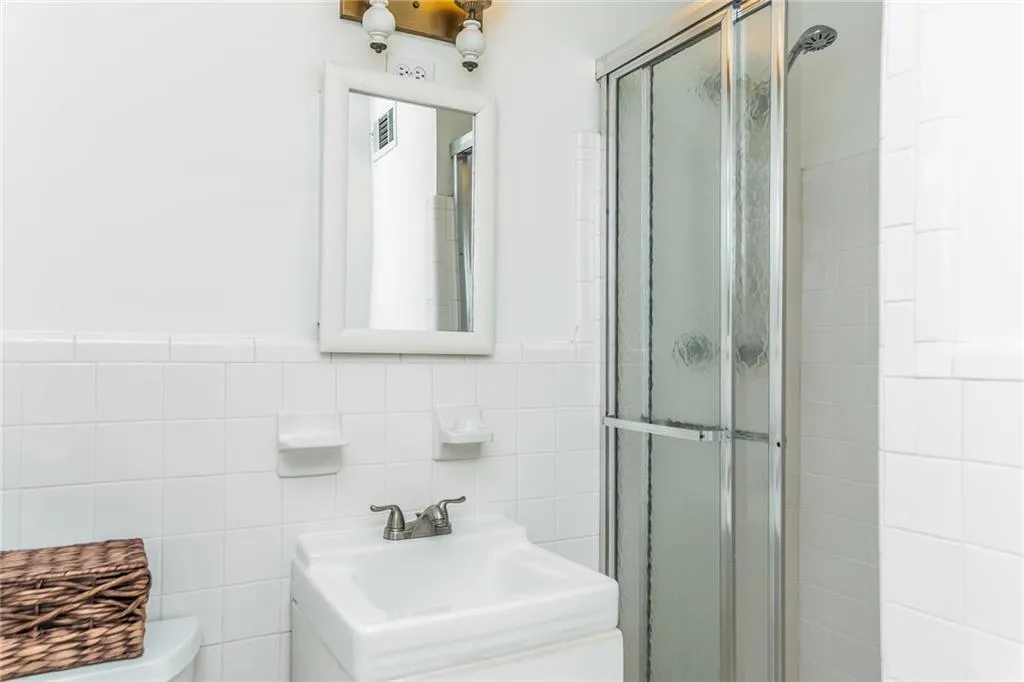 465 Glencourtney Drive, Sandy Springs, Georgia 30328, 4 Bedrooms Bedrooms, ,3 BathroomsBathrooms,Residential,Sold,465 Glencourtney Drive,5998872