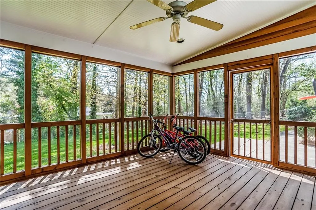 465 Glencourtney Drive, Sandy Springs, Georgia 30328, 4 Bedrooms Bedrooms, ,3 BathroomsBathrooms,Residential,Sold,465 Glencourtney Drive,5998872