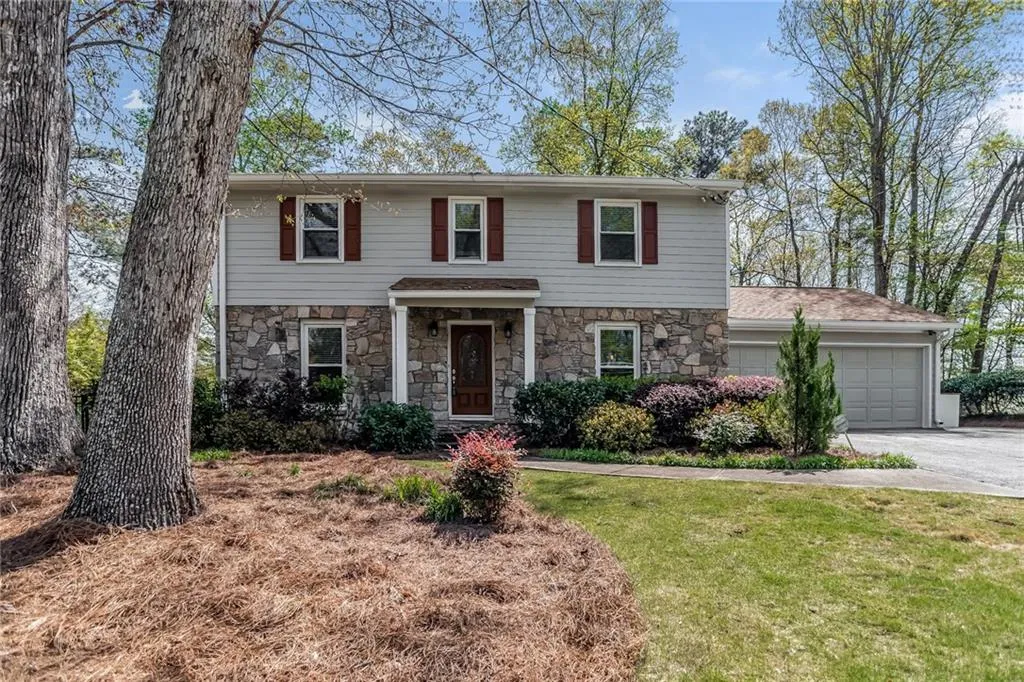 465 Glencourtney Drive, Sandy Springs, Georgia 30328, 4 Bedrooms Bedrooms, ,3 BathroomsBathrooms,Residential,Sold,465 Glencourtney Drive,5998872