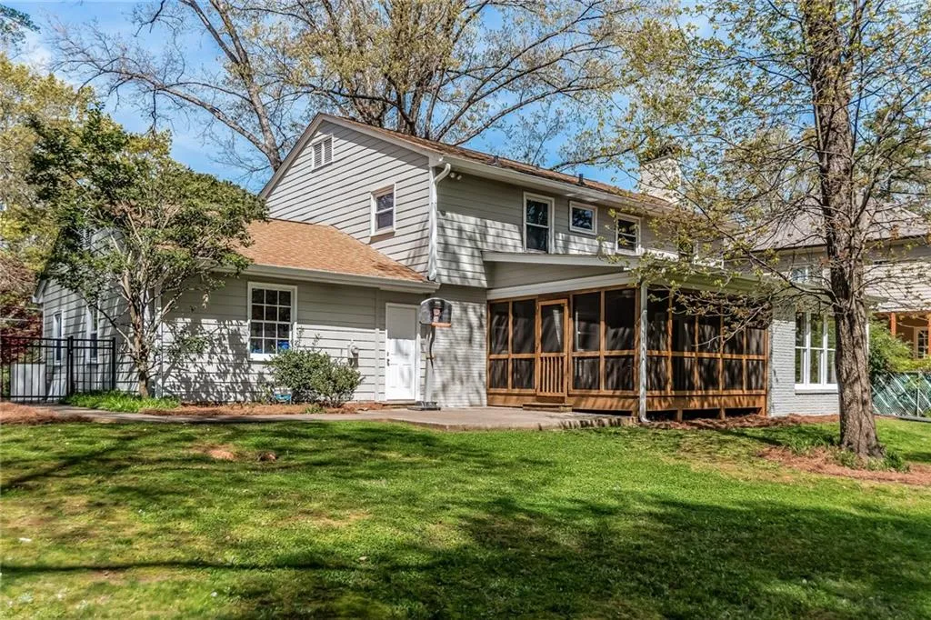 465 Glencourtney Drive, Sandy Springs, Georgia 30328, 4 Bedrooms Bedrooms, ,3 BathroomsBathrooms,Residential,Sold,465 Glencourtney Drive,5998872