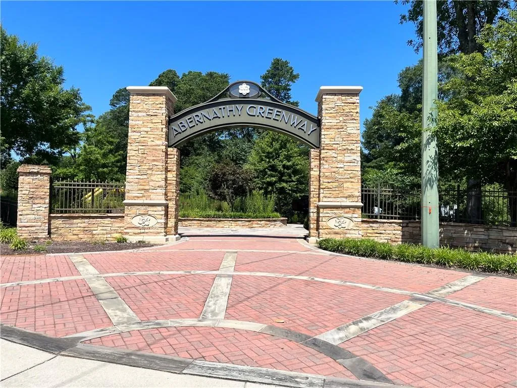 6700 Roswell Road Unit 13b, Atlanta, Georgia 30328, 3 Bedrooms Bedrooms, ,2 BathroomsBathrooms,Residential,For Sale,6700 Roswell Road Unit 13b,7490504