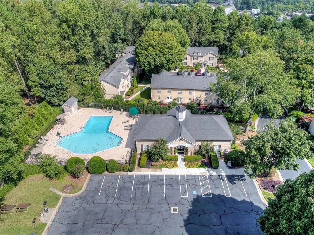 1404 Brighton Point, Sandy Springs, Georgia 30328, 3 Bedrooms Bedrooms, ,2 BathroomsBathrooms,Residential,Sold,1404 Brighton Point,6071567