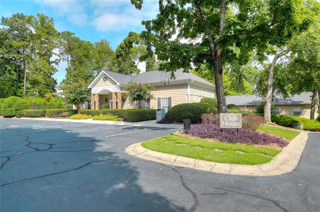 1404 Brighton Point, Sandy Springs, Georgia 30328, 3 Bedrooms Bedrooms, ,2 BathroomsBathrooms,Residential,Sold,1404 Brighton Point,6071567