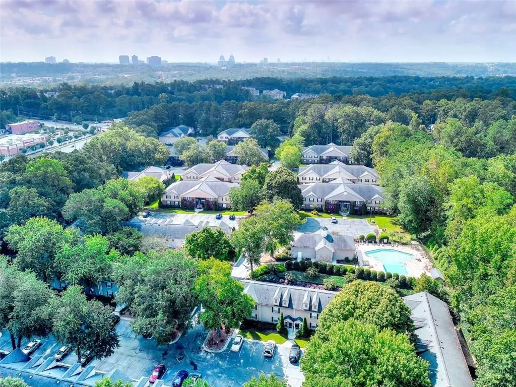 1404 Brighton Point, Sandy Springs, Georgia 30328, 3 Bedrooms Bedrooms, ,2 BathroomsBathrooms,Residential,Sold,1404 Brighton Point,6071567