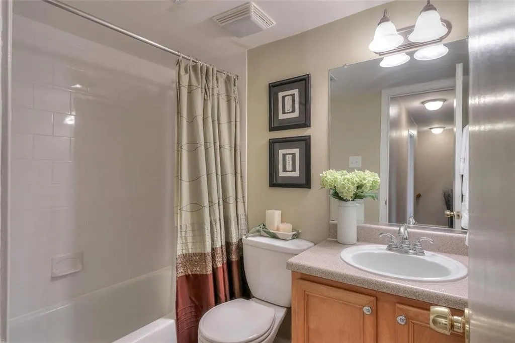 1404 Brighton Point, Sandy Springs, Georgia 30328, 3 Bedrooms Bedrooms, ,2 BathroomsBathrooms,Residential,Sold,1404 Brighton Point,6071567