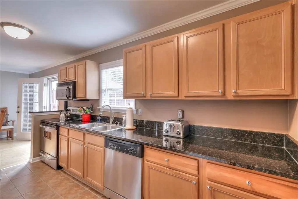 1404 Brighton Point, Sandy Springs, Georgia 30328, 3 Bedrooms Bedrooms, ,2 BathroomsBathrooms,Residential,Sold,1404 Brighton Point,6071567