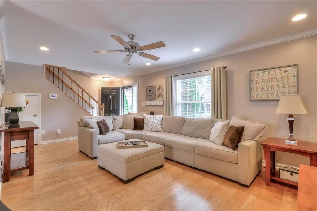 1404 Brighton Point, Sandy Springs, Georgia 30328, 3 Bedrooms Bedrooms, ,2 BathroomsBathrooms,Residential,Sold,1404 Brighton Point,6071567