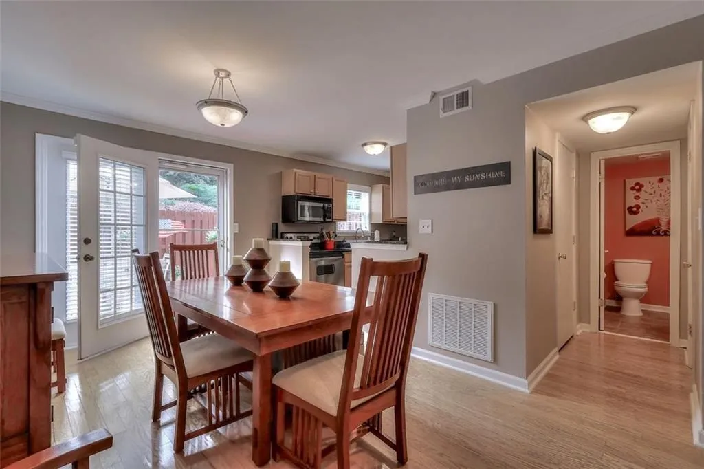 1404 Brighton Point, Sandy Springs, Georgia 30328, 3 Bedrooms Bedrooms, ,2 BathroomsBathrooms,Residential,Sold,1404 Brighton Point,6071567