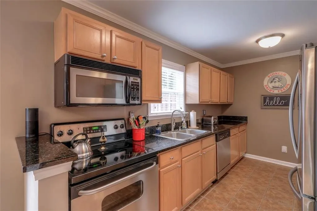 1404 Brighton Point, Sandy Springs, Georgia 30328, 3 Bedrooms Bedrooms, ,2 BathroomsBathrooms,Residential,Sold,1404 Brighton Point,6071567