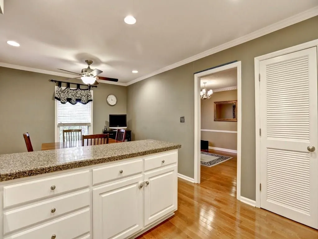 306 The Chace Unit 306, Sandy Springs, Georgia 30328, 4 Bedrooms Bedrooms, ,3 BathroomsBathrooms,Residential,Sold,306 The Chace Unit 306,5750301