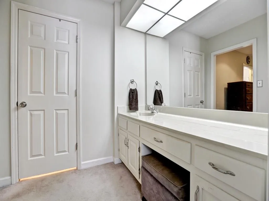 306 The Chace Unit 306, Sandy Springs, Georgia 30328, 4 Bedrooms Bedrooms, ,3 BathroomsBathrooms,Residential,Sold,306 The Chace Unit 306,5750301