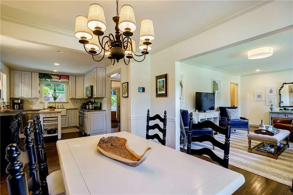 500 Carolwood Lane, Atlanta, Georgia 30342, 3 Bedrooms Bedrooms, ,2 BathroomsBathrooms,Residential,Sold,500 Carolwood Lane,7069761