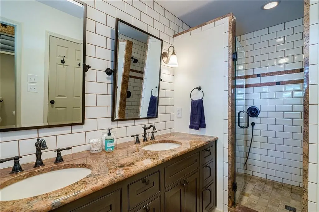 500 Carolwood Lane, Atlanta, Georgia 30342, 3 Bedrooms Bedrooms, ,2 BathroomsBathrooms,Residential,Sold,500 Carolwood Lane,7069761