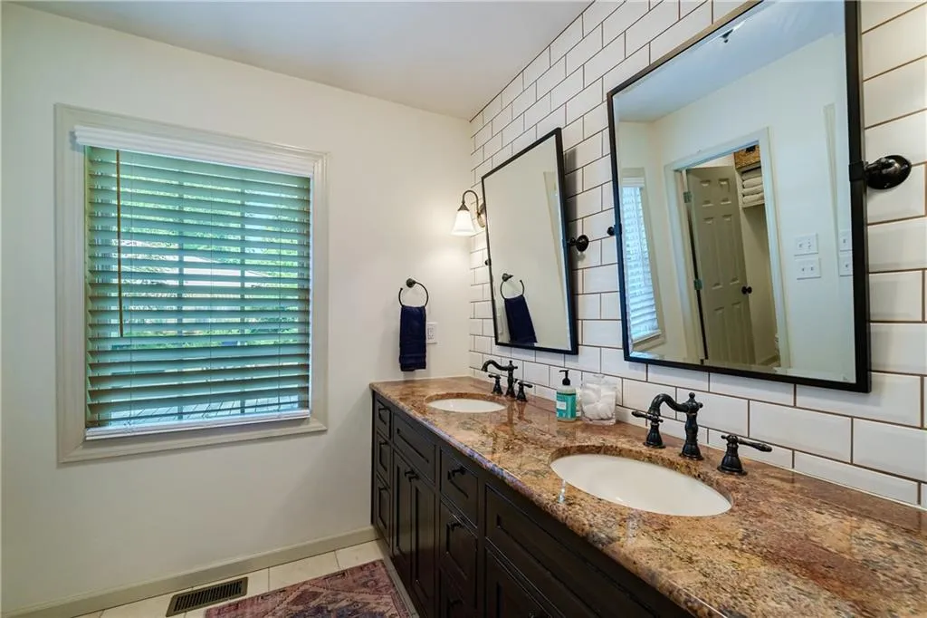 500 Carolwood Lane, Atlanta, Georgia 30342, 3 Bedrooms Bedrooms, ,2 BathroomsBathrooms,Residential,Sold,500 Carolwood Lane,7069761